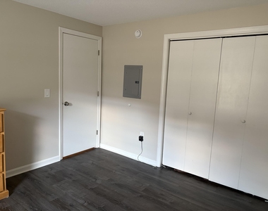702 White Cedar - Photo Thumbnail 13