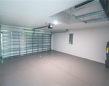 2712 46th Street Sw - Photo Thumbnail 12