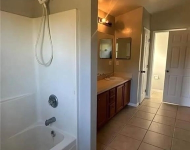 395 Palomar Avenue - Photo Thumbnail 6