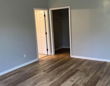 395 Palomar Avenue - Photo Thumbnail 3