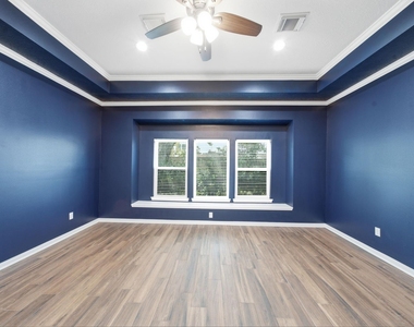 2214 Lytham Lane - Photo Thumbnail 16