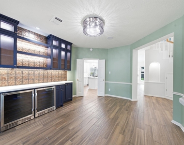 2214 Lytham Lane - Photo Thumbnail 3