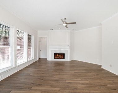 2214 Lytham Lane - Photo Thumbnail 11