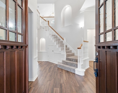 2214 Lytham Lane - Photo Thumbnail 2