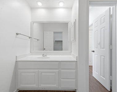 2214 Lytham Lane - Photo Thumbnail 33