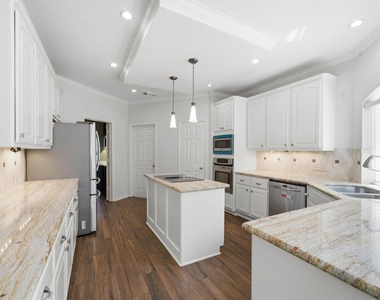 2214 Lytham Lane - Photo Thumbnail 7