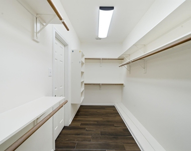 2214 Lytham Lane - Photo Thumbnail 21