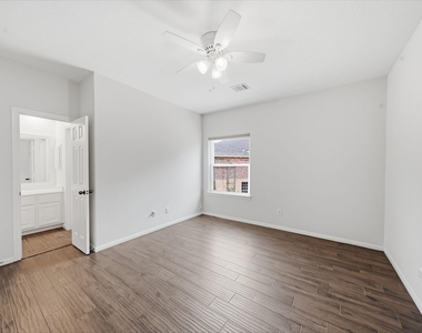 2214 Lytham Lane - Photo Thumbnail 30