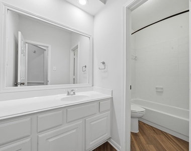 2214 Lytham Lane - Photo Thumbnail 32