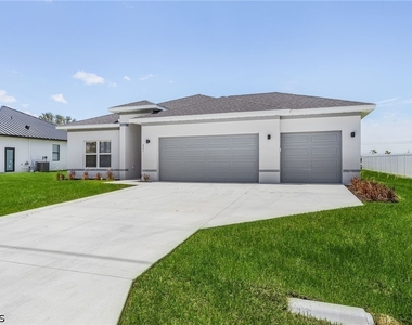 222 Nw 3rd Place - Photo Thumbnail 2