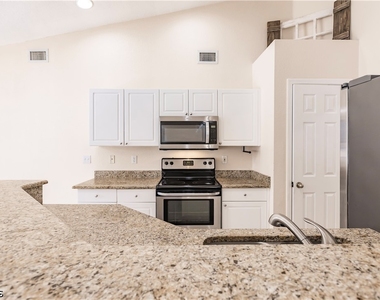 2107 Sw 30th Terrace - Photo Thumbnail 12