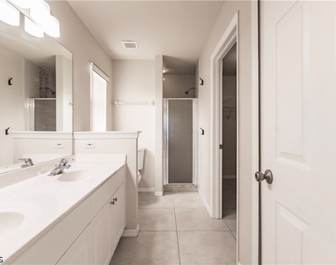 2107 Sw 30th Terrace - Photo Thumbnail 25
