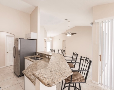 2107 Sw 30th Terrace - Photo Thumbnail 6