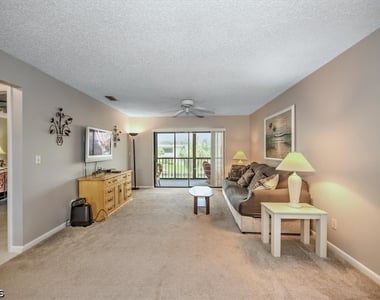 1009 Se 46th Lane - Photo Thumbnail 7