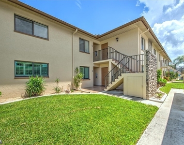 1009 Se 46th Lane - Photo Thumbnail 1