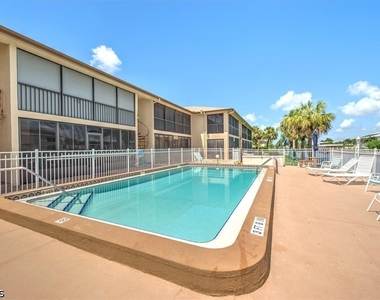 1009 Se 46th Lane - Photo Thumbnail 25