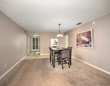 1009 Se 46th Lane - Photo Thumbnail 8