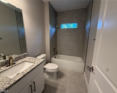 505 Greenbriar Boulevard - Photo Thumbnail 12