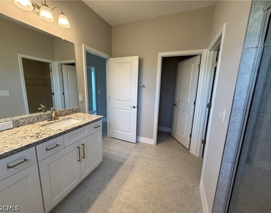 505 Greenbriar Boulevard - Photo Thumbnail 10