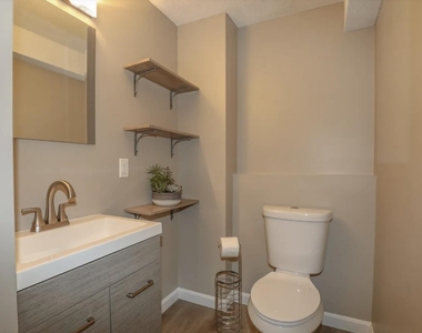 2 Bluestone - Photo Thumbnail 6