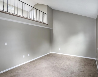 2 Bluestone - Photo Thumbnail 11