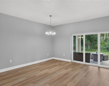 2010 Robert Avenue - Photo Thumbnail 2