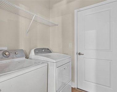 2010 Robert Avenue - Photo Thumbnail 23
