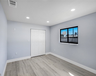 1389 Pine Avenue - Photo Thumbnail 15