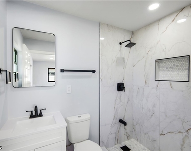 1389 Pine Avenue - Photo Thumbnail 14