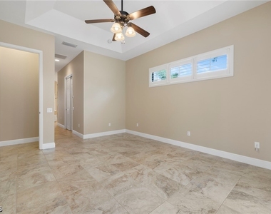 4901 Sw 27th Place - Photo Thumbnail 15