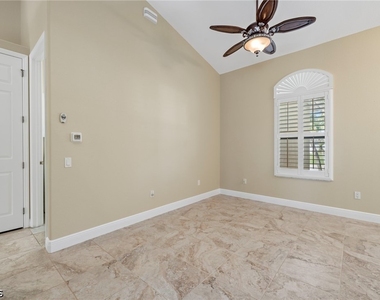 4901 Sw 27th Place - Photo Thumbnail 13