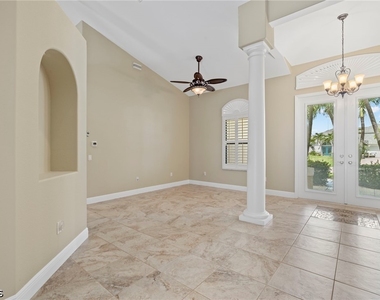 4901 Sw 27th Place - Photo Thumbnail 4