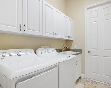 4901 Sw 27th Place - Photo Thumbnail 14