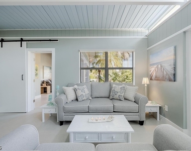 434 Lagoon Drive - Photo Thumbnail 3