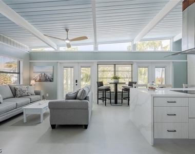 434 Lagoon Drive - Photo Thumbnail 10