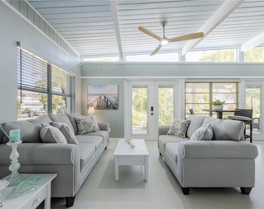434 Lagoon Drive - Photo Thumbnail 2