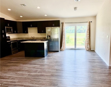 8007 Royal Court - Photo Thumbnail 6