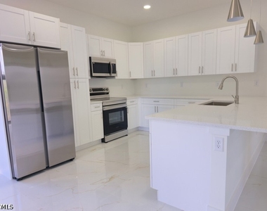 5385 Kaspar Street - Photo Thumbnail 3