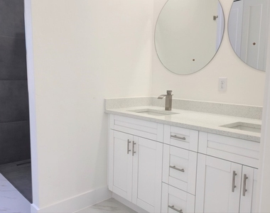 5385 Kaspar Street - Photo Thumbnail 6
