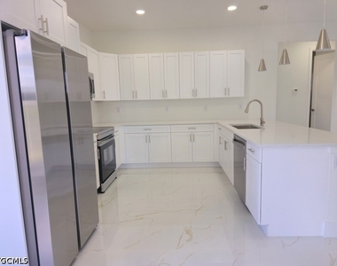 5385 Kaspar Street - Photo Thumbnail 2