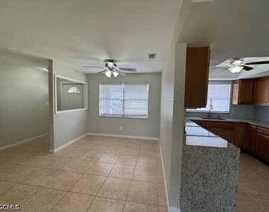 1108 Se 23rd Terrace - Photo Thumbnail 4