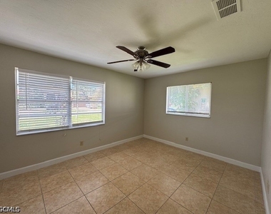 1108 Se 23rd Terrace - Photo Thumbnail 6