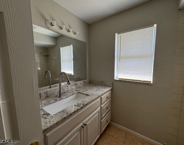 1108 Se 23rd Terrace - Photo Thumbnail 11