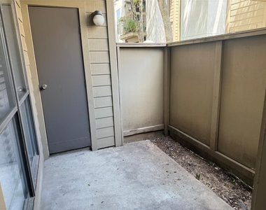 10049 Westpark Drive - Photo Thumbnail 9