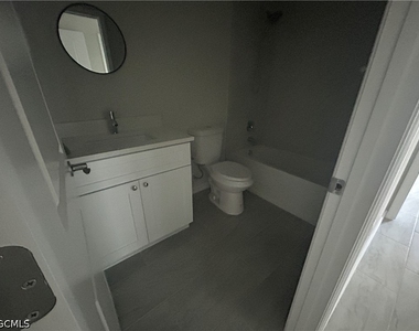 3200 Nw 4th Place - Photo Thumbnail 12