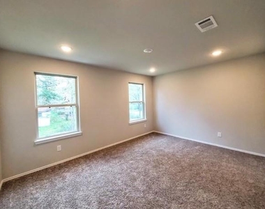 905 Chickasaw Drive - Photo Thumbnail 14