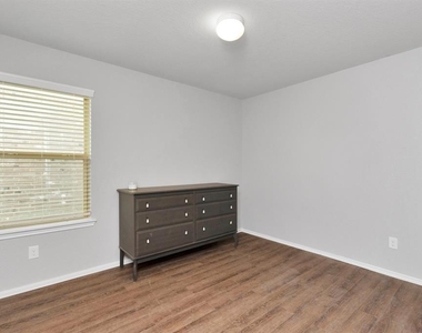 21506 Hartford Hollow Lane - Photo Thumbnail 5