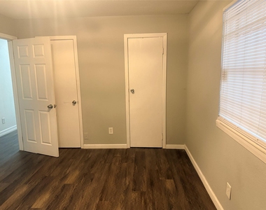 8922 Duane Street - Photo Thumbnail 10