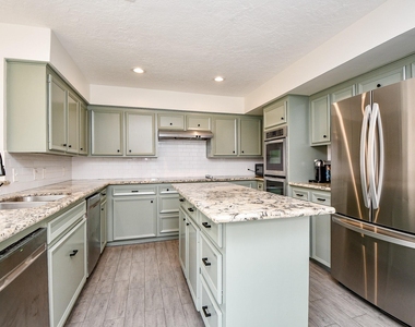 7711 Hopewell Lane - Photo Thumbnail 10