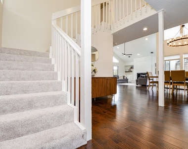 7711 Hopewell Lane - Photo Thumbnail 2